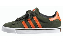 adidas滑板系列2010秋季新品預(yù)覽 革新鞋類與配件，重塑街頭風(fēng)尚